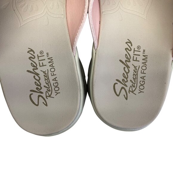 Skechers Women’s Blush Pink Buckle Strap Relaxed Fit Yoga Foam Sandals Sz US 8.5 - Picture 5 of 7